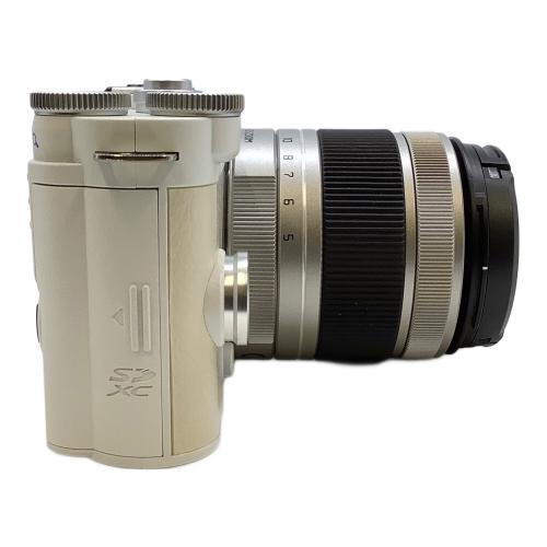 RICOH / PENTAX ミラーレス一眼カメラ Q-S1 ダブルズームキット レンズ:PENTAX-02 STANDARD ZOOM/PENTAX-06 TELEPHOTO ZOOM