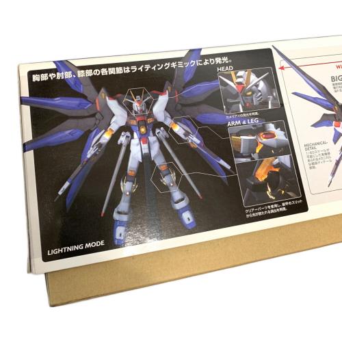 BANDAI (バンダイ) 1/60 ZGMF-X20A ストライクフリーダムガンダム ライトニングエディショ ガンプラ