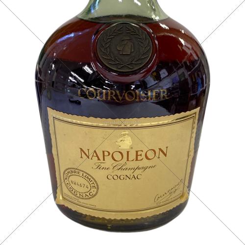 COURVOISIER NAPOLEON コニャック ギフトボックス入り　古酒 COURVOISIER (クルボアジェ) NAPOLEON コニャック 700ml｜トレファクONLINE