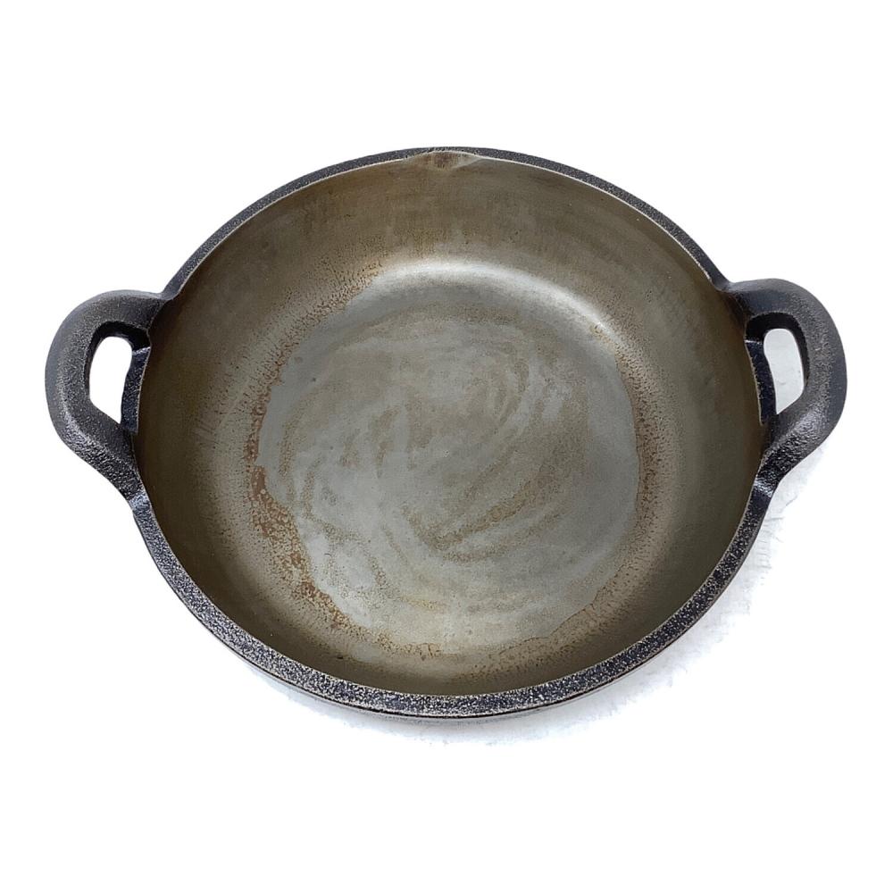 【希少・コレクター向け】久慈 山王堂製 砂鉄 天ぷら鍋／すき焼き鍋・箱付き 希少・コレクター向け】久慈 山王堂製 砂鉄 天ぷら鍋／すき焼き鍋・箱