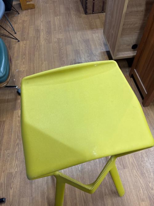 PLANK (プランク) ミウラスツール オリーブ