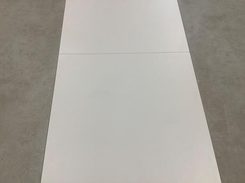 BoConcept (ボーコンセプト) ダイニングテーブル   ライトグレー MILANO
