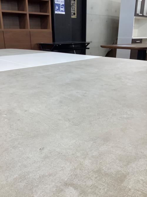 BoConcept (ボーコンセプト) ダイニングテーブル   ライトグレー MILANO