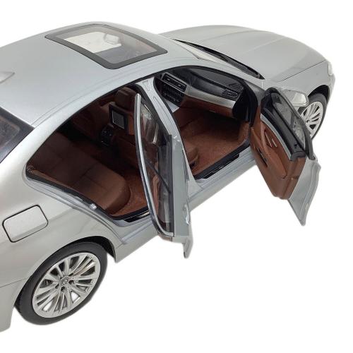 NOREV (ノレブ) 1/18スケールミニカー BMW 550i BMW特注