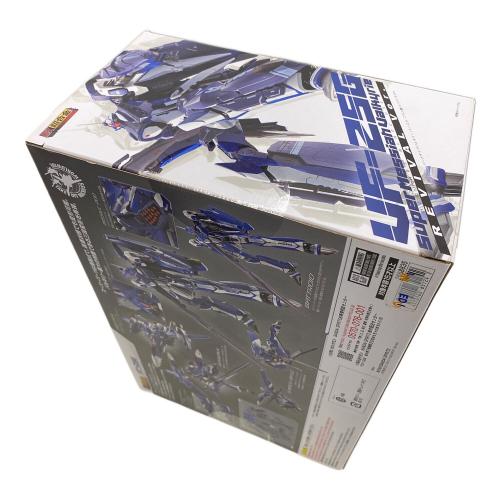 BANDAI（バンダイ）DX超合金 (DXチョウゴウキン) UF-25G スーパーメサイアバルキリー (ミハエル・ブラン機) リバイバルVer.  マクロスフロンティア
