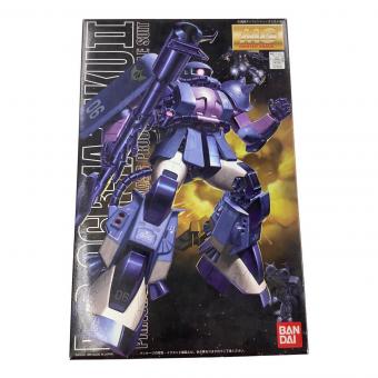 BANDAI (バンダイ) ジオン公国軍宇宙空間専用 高機動型モビルスーツ MS-06R-1A 「ザクⅡ」 チームカラーバリエーション 黒い三連星 1/100スケール マスターグレードモデル ガンプラ