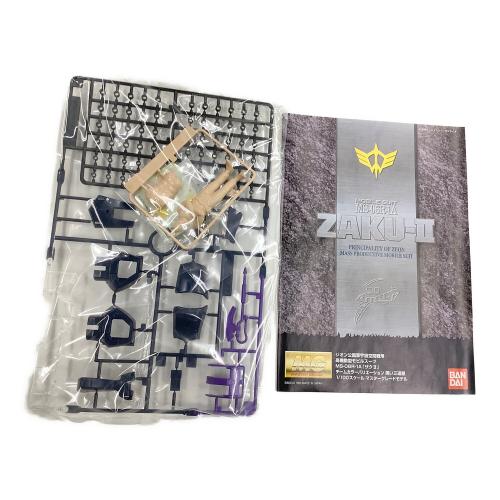 BANDAI (バンダイ) ジオン公国軍宇宙空間専用 高機動型モビルスーツ MS-06R-1A 「ザクⅡ」 チームカラーバリエーション 黒い三連星 1/100スケール マスターグレードモデル ガンプラ