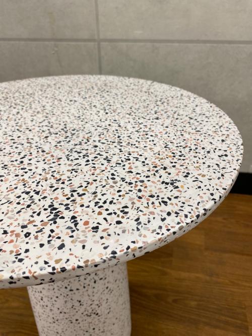 Moda en Casa (モーダエンカーサ) エンドテーブル （ガタつき有） ホワイト fungi