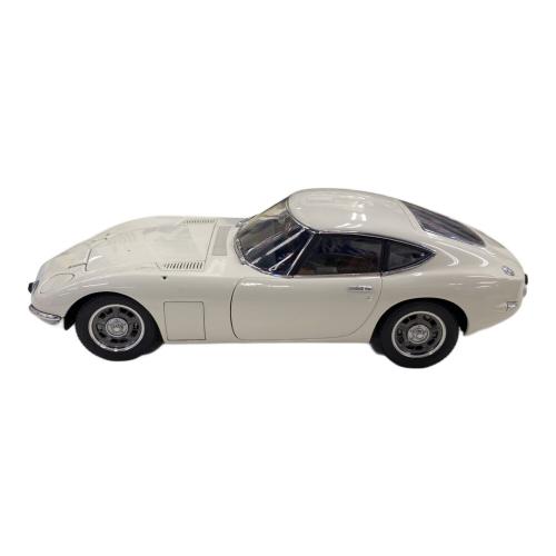 AUTOart (オートアート) 1:18 TOYOTA 2000GT モデルカー