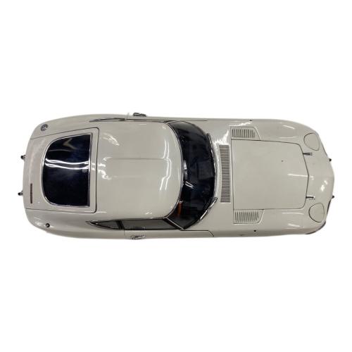 AUTOart (オートアート) 1:18 TOYOTA 2000GT モデルカー