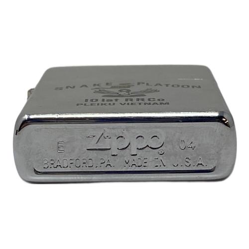 ZIPPO (ジッポ) オイルライター 2004年製 SNAKE PLATOON 10 1ST PRCo PLEIKU VIETNAM