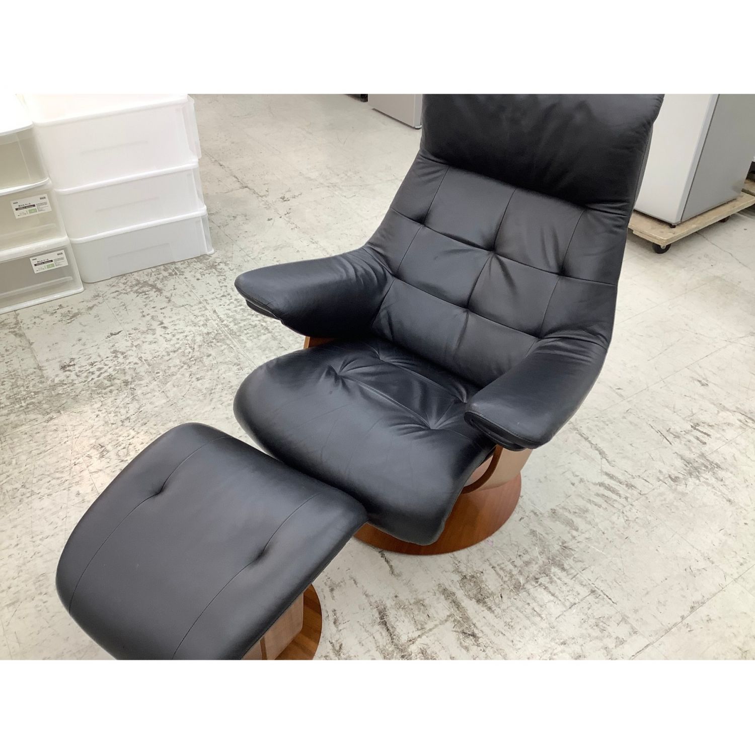 Karimoku カリモク 1人掛けソファー ブラック オットマン付 総革 The First トレファクonline