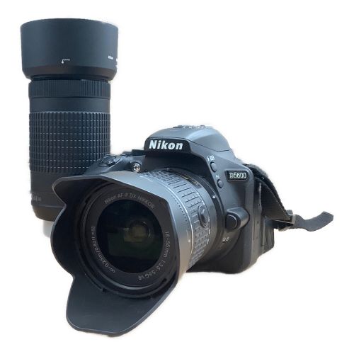 Nikon (ニコン) デジタル一眼レフカメラ ダブルズームキット D5600 2416万画素（有効画素） 専用電池 SDXCカード対応 100-25600 2132506