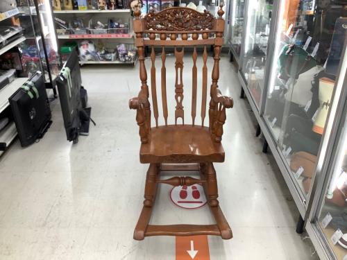 木製ロッキングチェアー ブラウン アンティーク調 装飾彫刻
