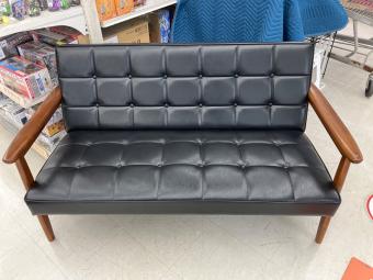 カリモク60 (カリモクロクマル) 2人掛けソファー ブラック×ブラウン