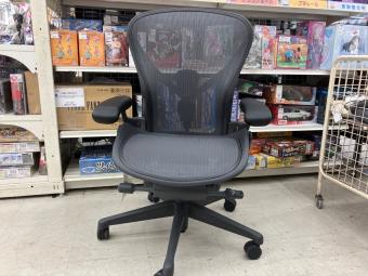 Herman Miller (ハーマンミラー) アーロンチェア リマスタード ブラック 2025/7日付 AER1B23DW-0004 グラファイト Bサイズ ミディアム