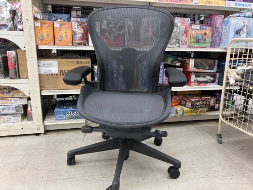 Herman Miller (ハーマンミラー) アーロンチェア リマスタード ブラック 2025/7日付 AER1B23DW-0004 グラファイト Bサイズ ミディアム