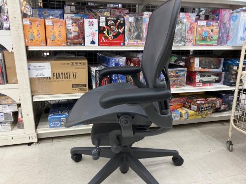 Herman Miller (ハーマンミラー) アーロンチェア リマスタード ブラック 2025/7日付 AER1B23DW-0004 グラファイト Bサイズ ミディアム