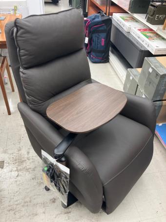 ニトリ サイドテーブル付電動リクライニングソファー LE01