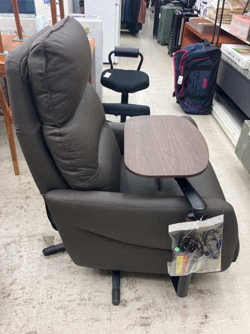 ニトリ サイドテーブル付電動リクライニングソファー LE01