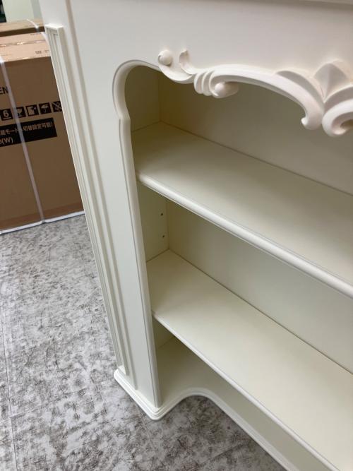 ロココ調3段飾り棚 ホワイト