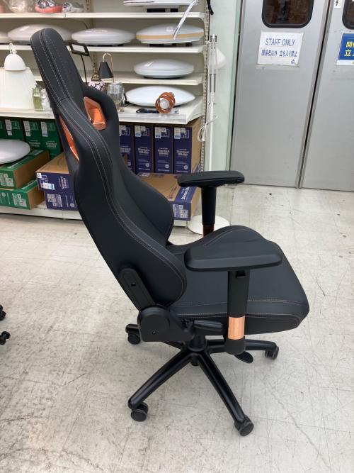 noblechairs (ノーブルチェアーズ) ゲーミングチェア ブラック×シャンパンゴールド EPIC