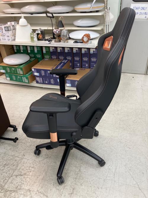 noblechairs (ノーブルチェアーズ) ゲーミングチェア ブラック×シャンパンゴールド EPIC