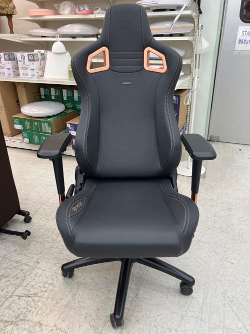 noblechairs (ノーブルチェアーズ) ゲーミングチェア ブラック×シャンパンゴールド EPIC