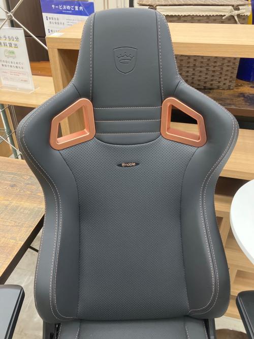 noblechairs (ノーブルチェアーズ) ゲーミングチェア ブラック×シャンパンゴールド EPIC