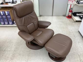 karimoku (カリモク) 1人掛けソファー Chitano オットマン付