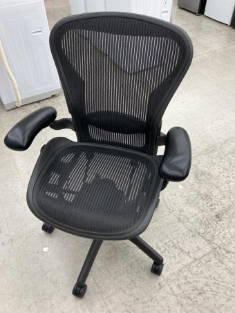 Herman Miller (ハーマンミラー) アーロンチェア