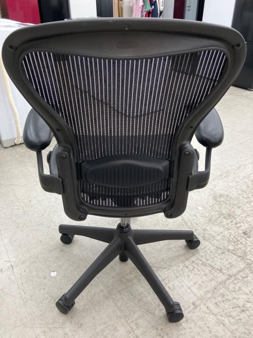 Herman Miller (ハーマンミラー) アーロンチェア