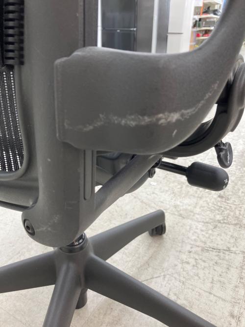 Herman Miller (ハーマンミラー) アーロンチェア