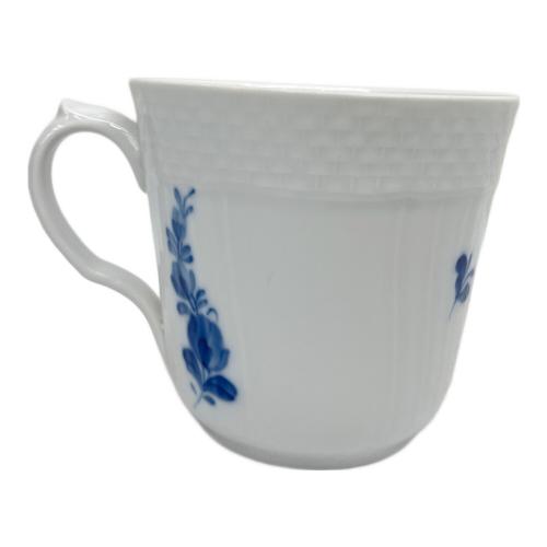 ROYAL COPENHAGEN (ロイヤル・コペンハーゲン) カップ ブルーフラワー・カーブ