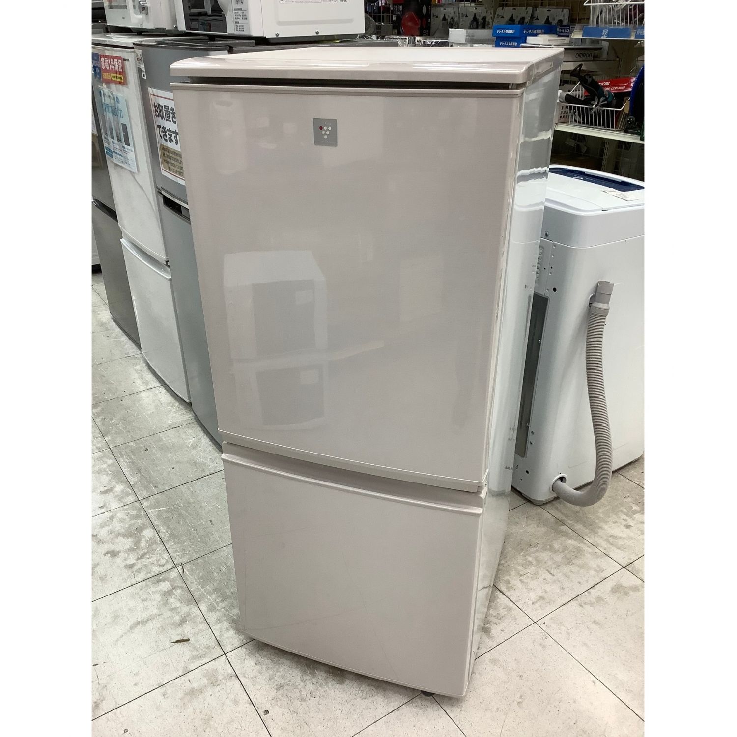 SHARP 137L 2ドア冷凍冷蔵庫 SJ-D14B-W 2016年製 - キッチン家電