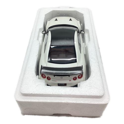 京商 (キョウショウ) モデルカー サムライ 1/18 日産 GT-R NISMO 2020 ホワイト KSR18048W