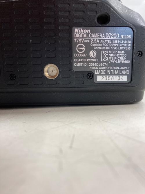 Nikon (ニコン) デジタル一眼レフカメラ D7200ボディ 2416万画素