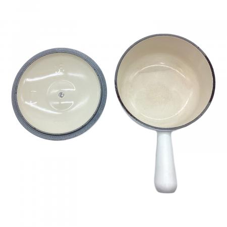 美品　ほとんど未使用　LE CREUSET 片手鍋 21cm ホワイト 廃盤 ル・クルーゼ 片手鍋 ソースパン 21cm フランス製 未使用 箱あり