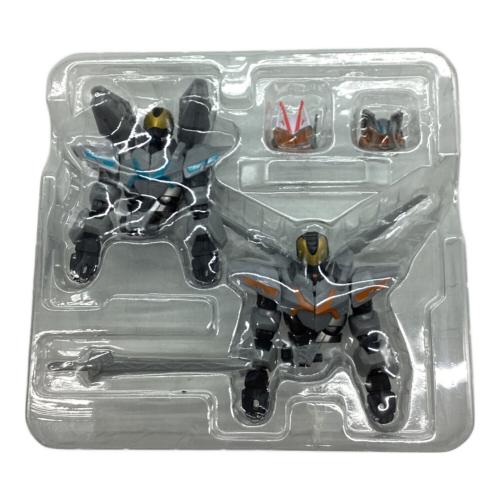BANDAI (バンダイ) リボルブチェンジフィギュア 仮面ライダーギーツ＆仮面ライダータイクーン コマンドフォームセット