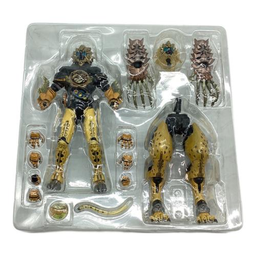 BANDAI (バンダイ) 仮面ライダーオーズ ラトラーターコンボ 仮面ライダー S.I.C.