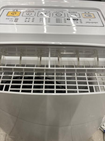 【used】 トヨトミ ￼衣類乾燥除湿機 DJ-LTS8J 2021年製 除湿機 ホワイト DJ-LTS8J/W [デシカント（ゼオライト）方式] トヨトミ