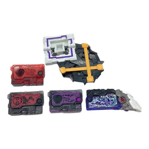 BANDAI (バンダイ) DXメモリアルプログライズキーセット 仮面ライダー