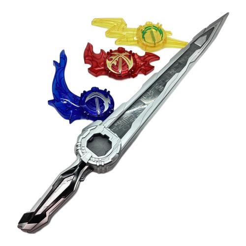 仮面ライダーセイバー (カメンライダーセイバー) 仮面ライダーセイバー 究極大聖剣 火炎剣烈火 水勢剣流水・雷鳴剣黄雷エンブレムセット