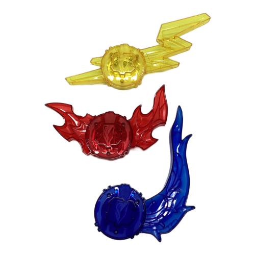 仮面ライダーセイバー (カメンライダーセイバー) 仮面ライダーセイバー 究極大聖剣 火炎剣烈火 水勢剣流水・雷鳴剣黄雷エンブレムセット