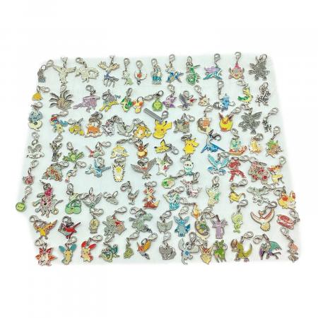 美品　ポケモン メタルチャー厶　ゲームセンターの景品　当時のグッズ Pokemon Center (ポケモンセンター) 102個セット メタルチャームセット