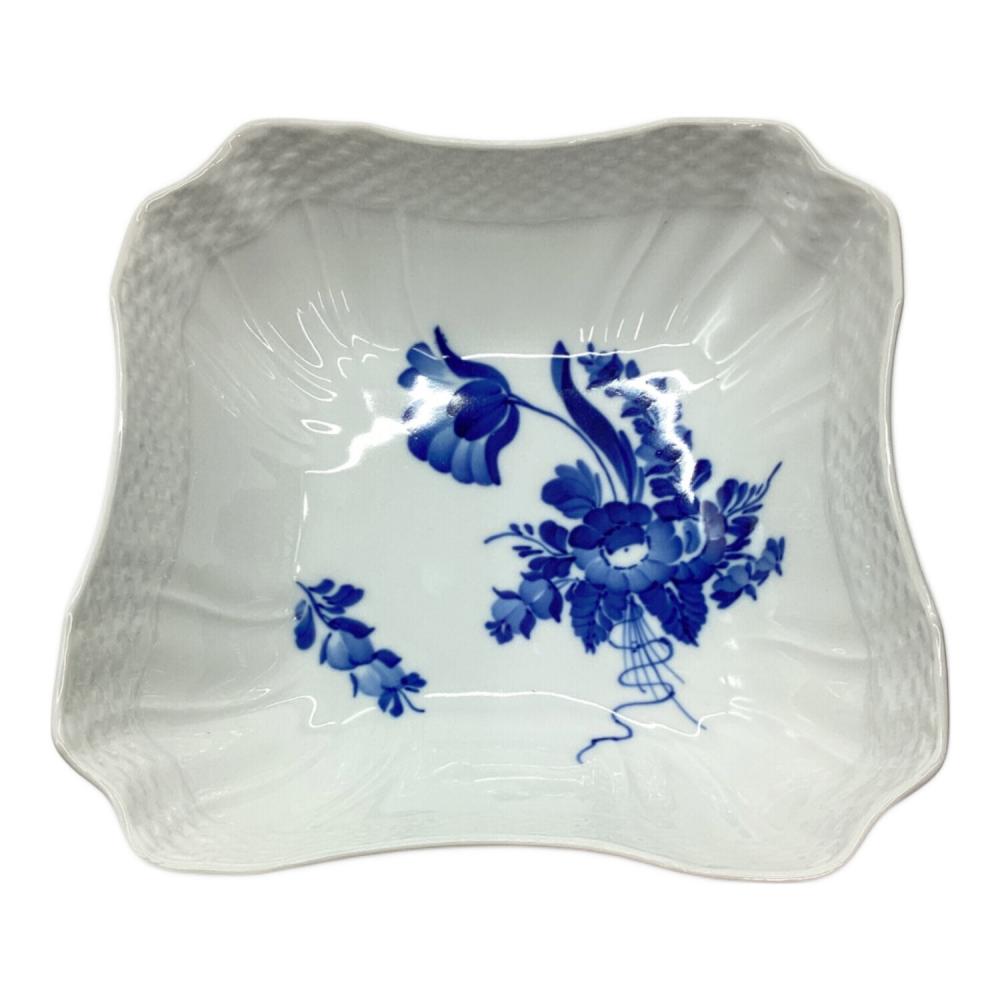 美品　ロイヤルコペンハーゲン ブルーフラワー カーブ 耳付大皿 ROYAL COPENHAGEN (ロイヤル・コペンハーゲン) 角皿 ブルーフラワー