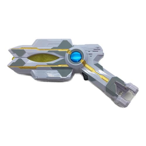 BANDAI (バンダイ) DXガッツスパークレンス ウルトラマントリガー