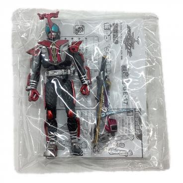 仮面ライダーカブト (カメンライダーカブト) S.H.Figuarts(真骨彫製法