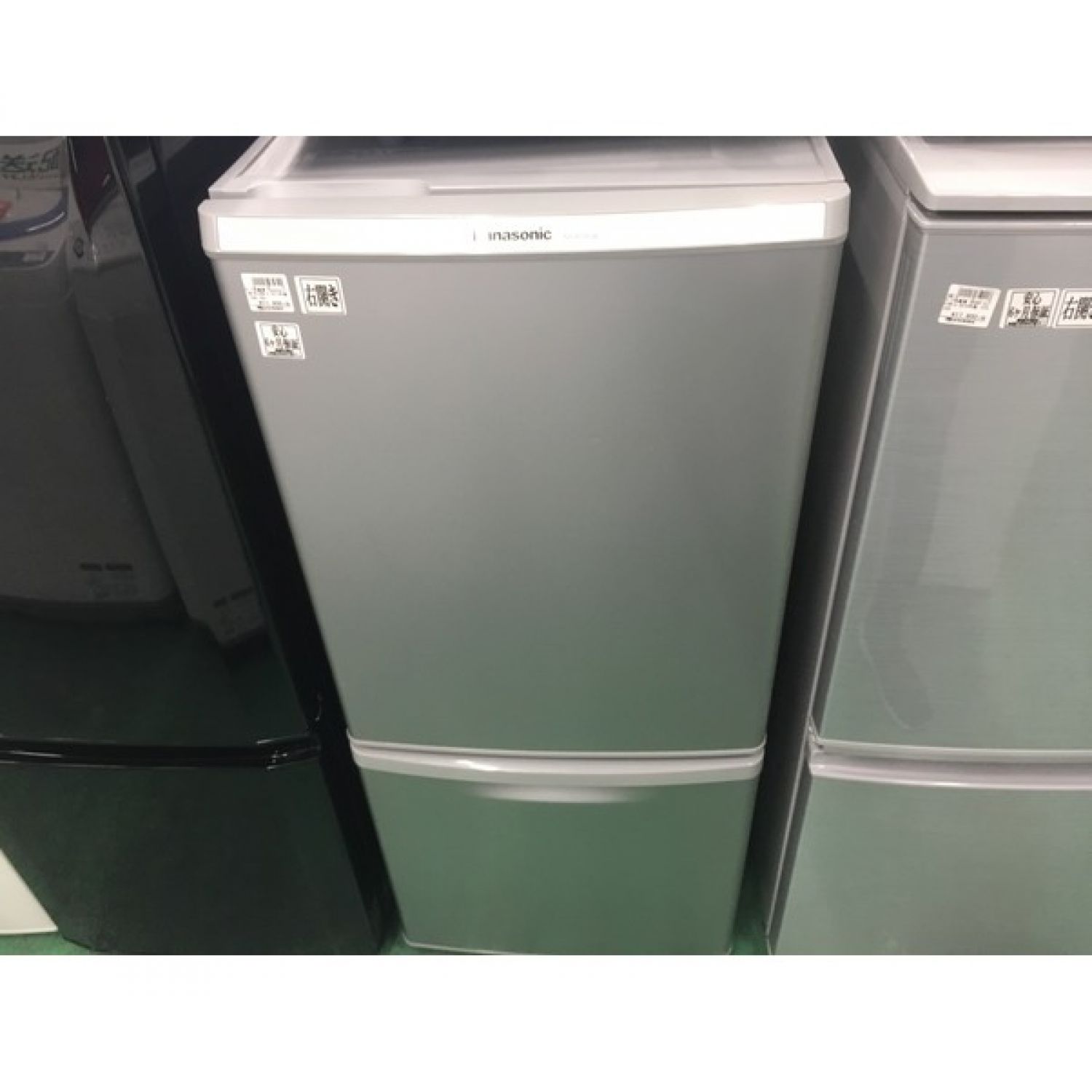 珍しい 【2013年製】Panasonic NR-B145W-S ノンフロン冷凍冷蔵庫 