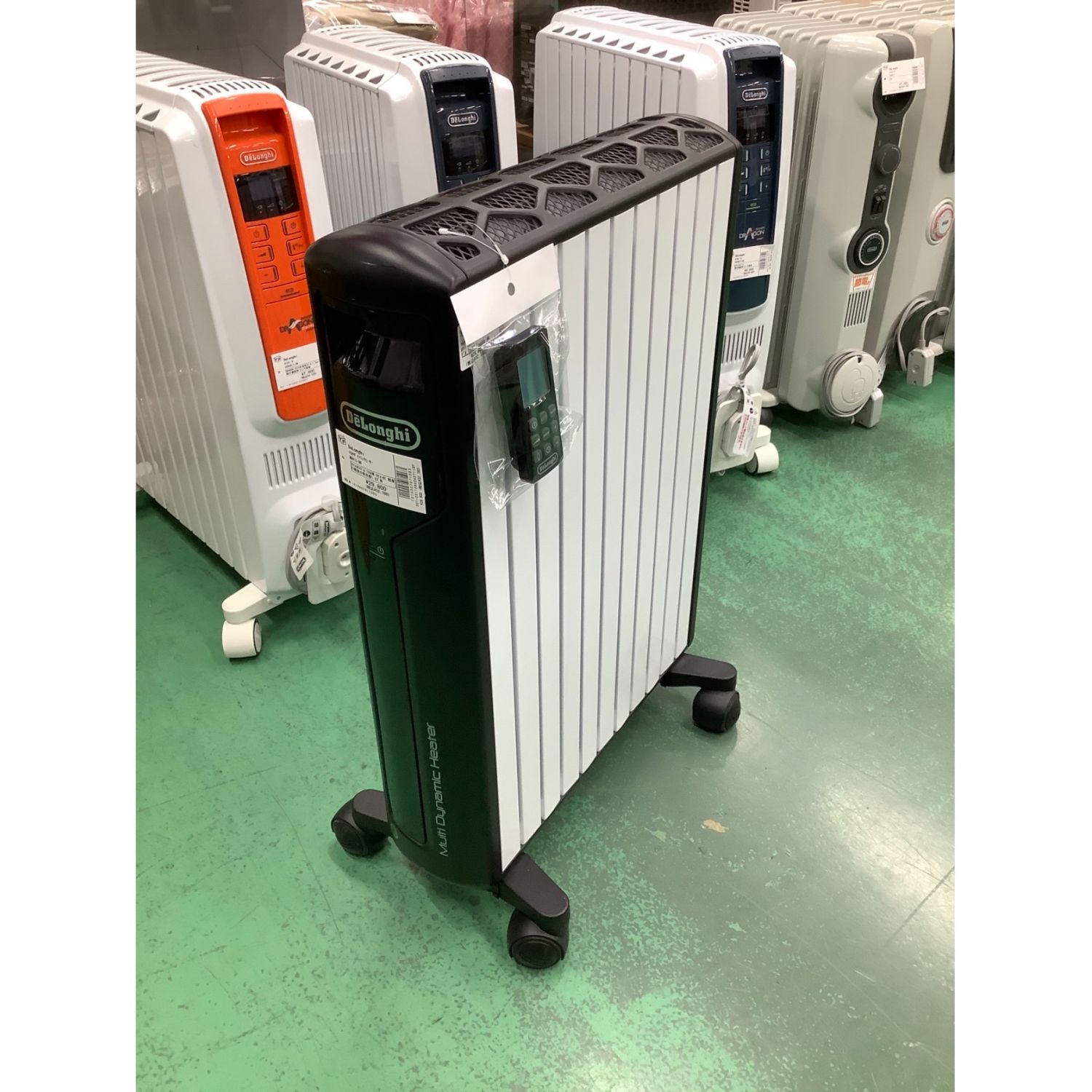 Delonghi デロンギ マルチダイナミックヒーター キズ有 Mdh15 Bk 14年モデル 1500w リモコン付 程度b 軽度の使用感 トレファクonline